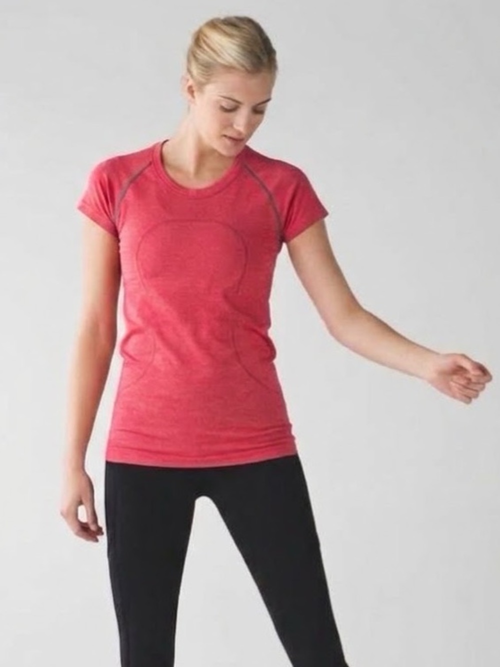 Lululemon Swiftly Tech Short Sleeve Crew 10 Shirt Stretch Logo Coral Lightweight